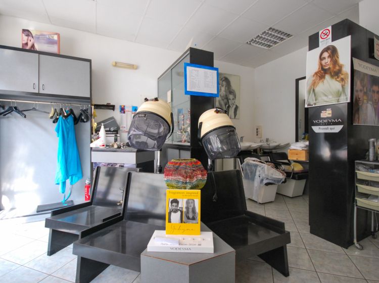 Negozio in vendita, via Issiglio  17, Borgo San Paolo, Torino