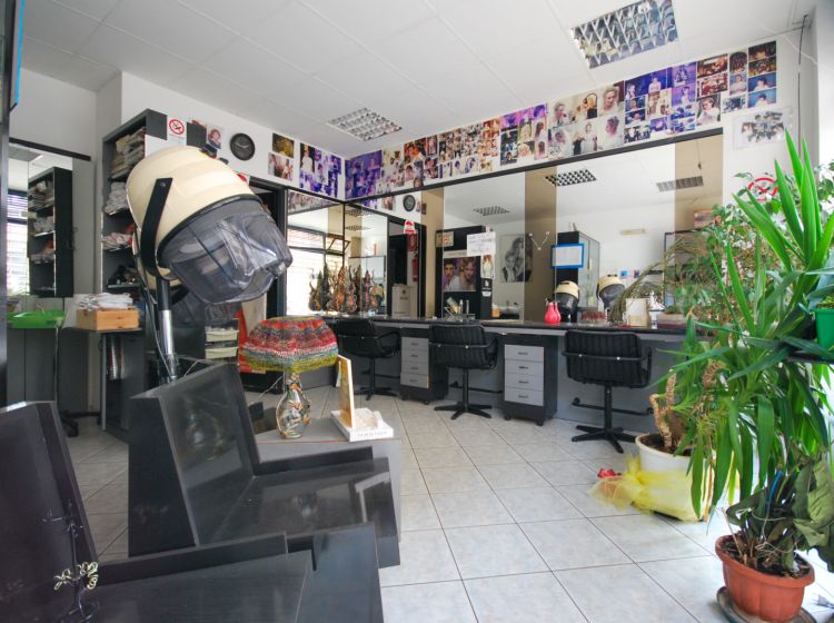 Negozio in vendita, via Issiglio  17, Borgo San Paolo, Torino