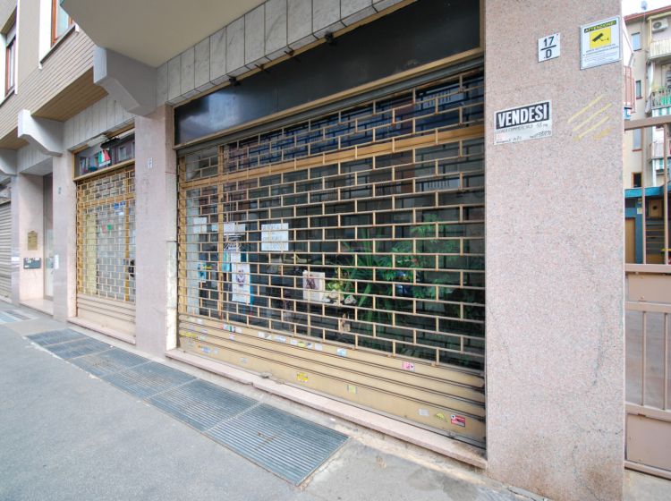 Negozio in vendita, via Issiglio  17, Borgo San Paolo, Torino