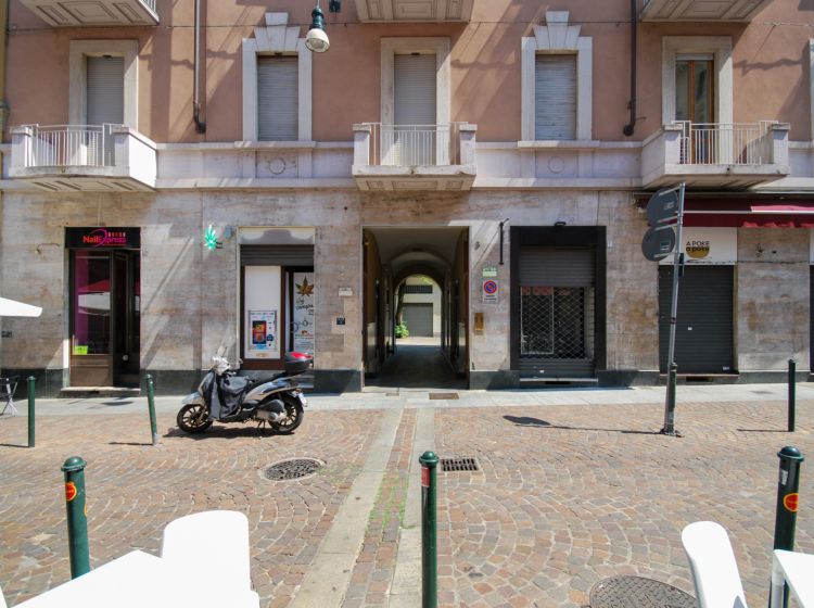 Negozio in affitto, via Urbano Rattazzi  3, Centro, Torino