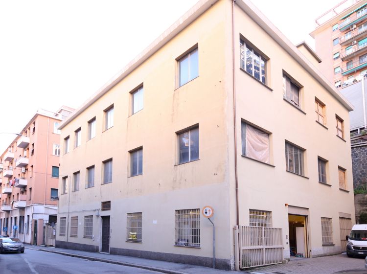 Stabile o palazzo in vendita, via San Bartolomeo del Fossato 16, Sampierdarena, Genova