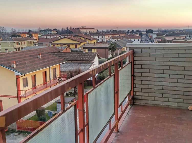 Trilocale in vendita, viale Martiri della Libertà  34, Mede