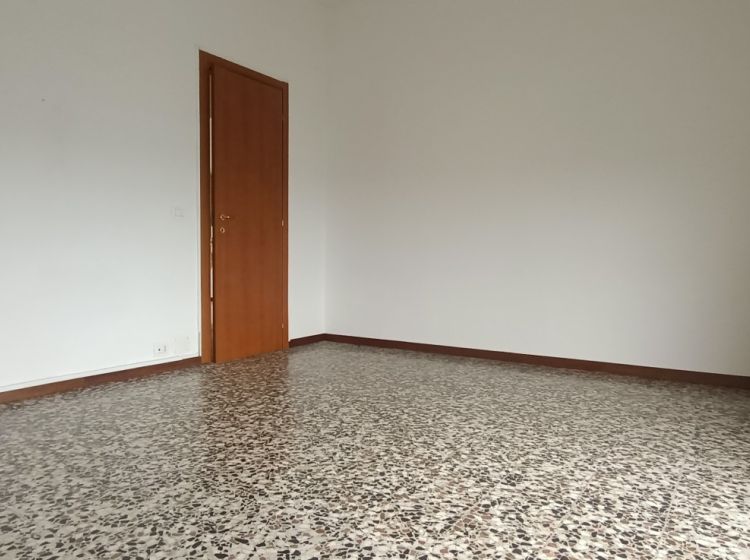 Trilocale in vendita, viale Martiri della Libertà  34, Mede