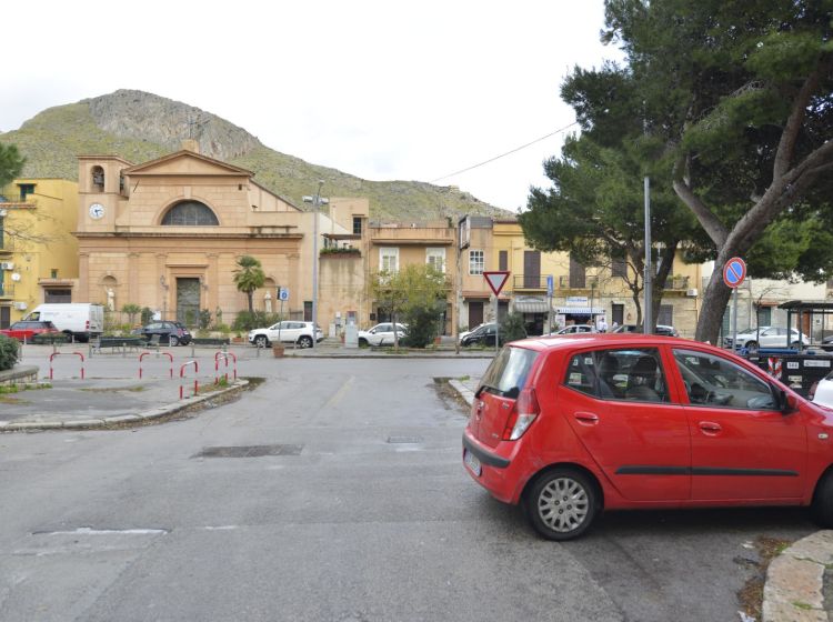 Attività / Licenza in vendita, Piazza Natale Tommaso  201, Tommaso Natale, Palermo