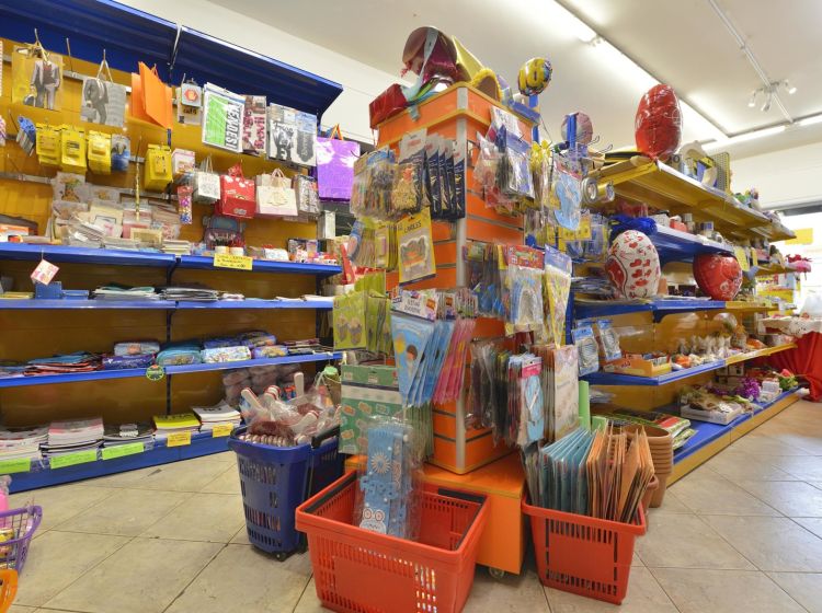 Attività / Licenza in vendita, Piazza Natale Tommaso  201, Tommaso Natale, Palermo