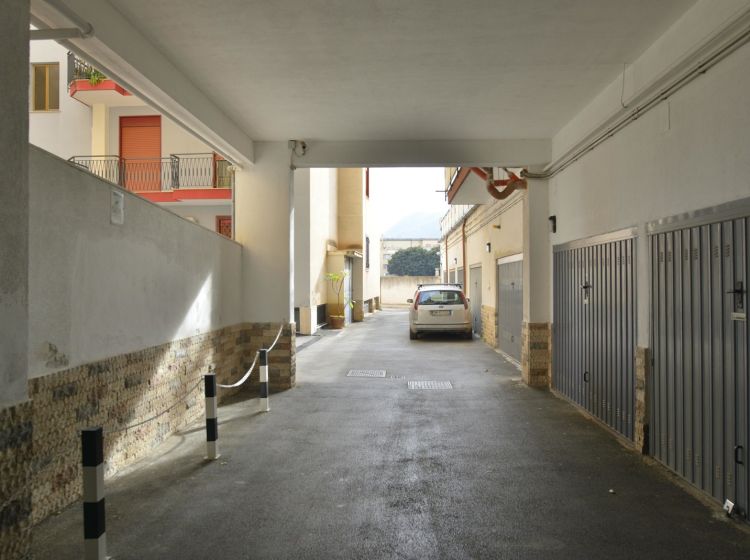 Magazzino o deposito in vendita, Corso Pietro Pisani  294, Calatafimi Bassa, Palermo
