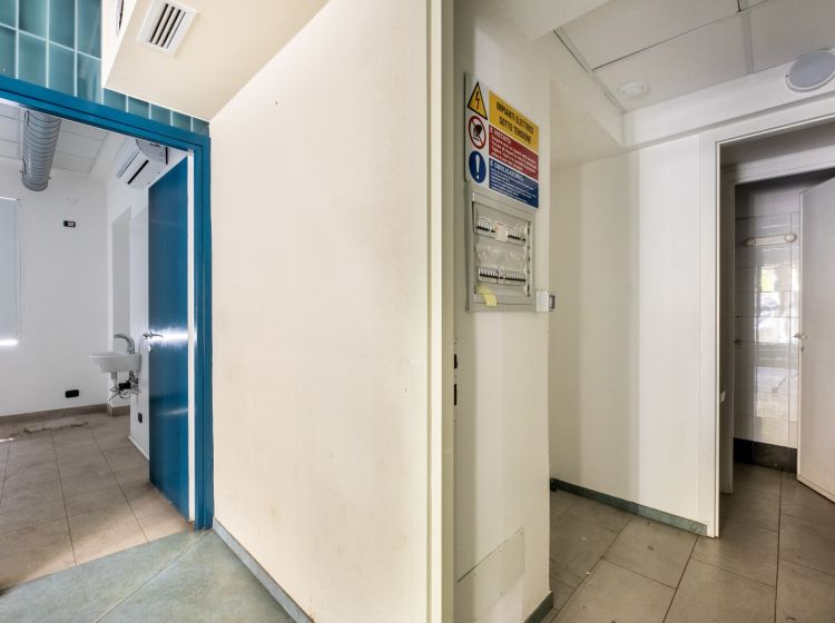 Negozio in affitto, Largo Ravenna  10, Bologna, Roma
