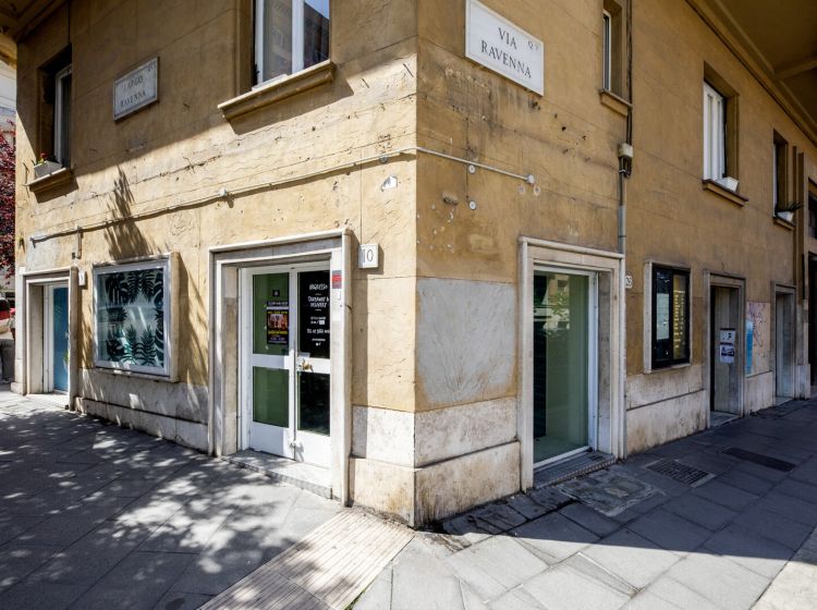 Negozio in affitto, Largo Ravenna  10, Bologna, Roma