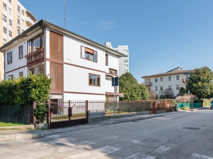 Villa in vendita, via Narni 6, Sacra Famiglia, Padova