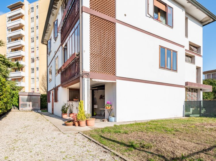 Villa in vendita, via Narni  6, Sacra Famiglia, Padova