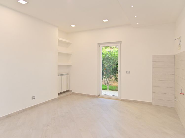 Trilocale in vendita, via delle Tuberose  56, Lido dei Pini, Anzio