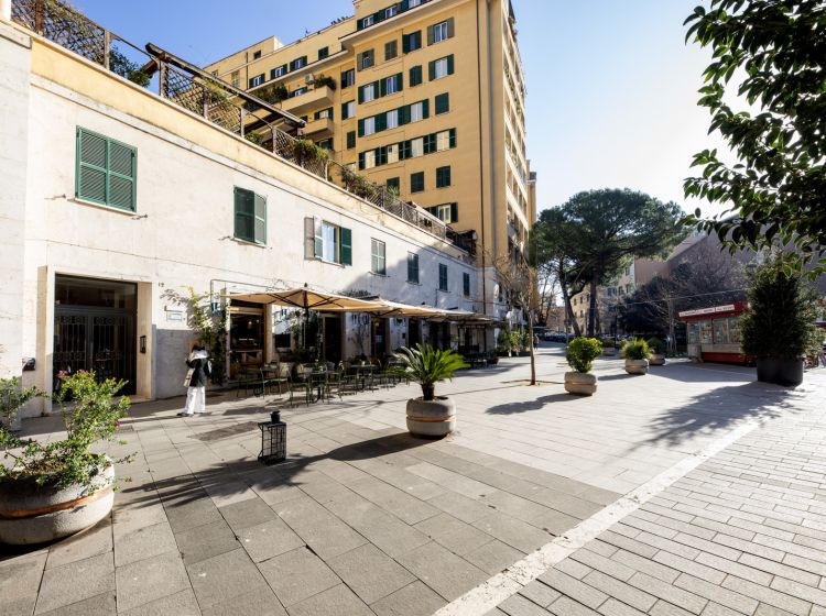 Trilocale in vendita, Largo Pannonia  12, San Giovanni, Roma
