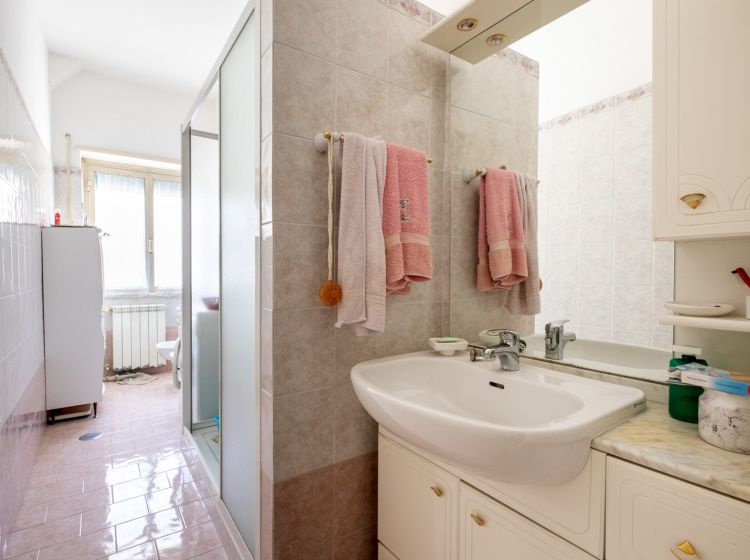 Trilocale in vendita, via di Tor Pignattara  52, Torpignattara, Roma