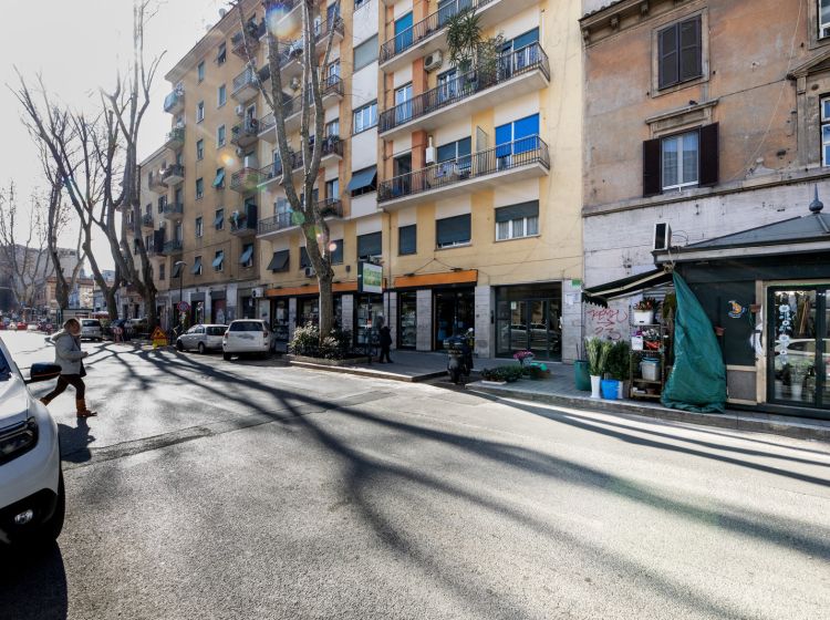 Trilocale in vendita, via di Tor Pignattara  52, Torpignattara, Roma