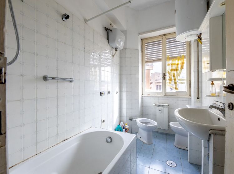 Trilocale in vendita, viale Opita Oppio  65, Quadraro, Roma