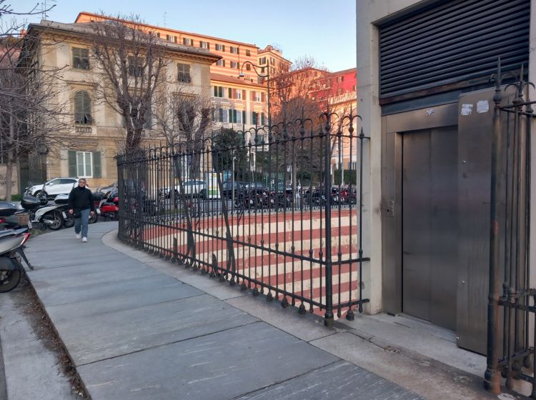 Box / Garage in vendita, via Palestro  62r, Centro, Genova