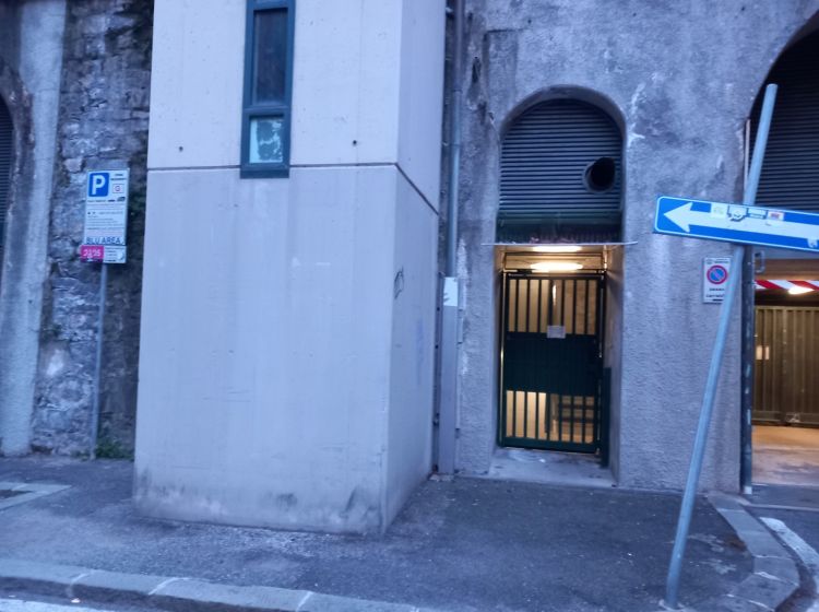 Box / Garage in vendita, via Palestro  62r, Centro, Genova