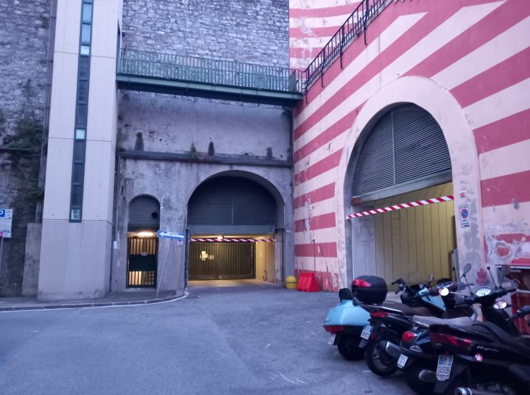 Box / Garage in vendita, via Palestro  62r, Centro, Genova
