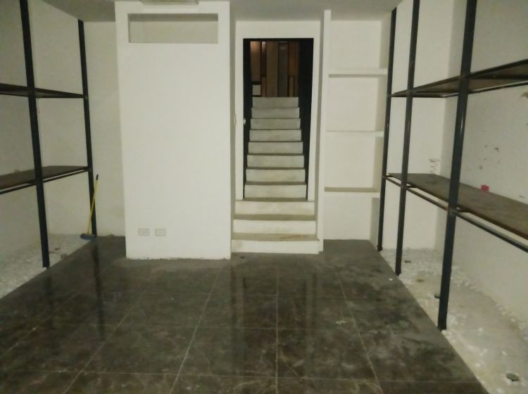 Negozio in vendita, via Cardinale Tripepi  6, Gregorio VII, Roma