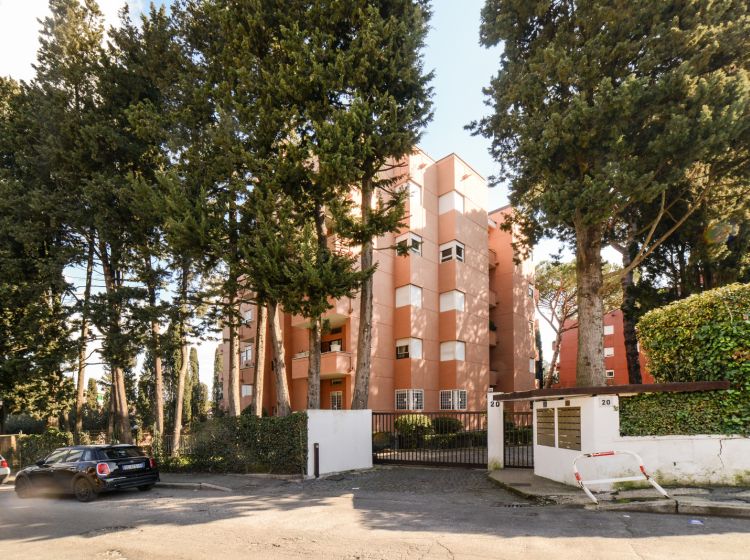 Trilocale in vendita, via dell'Isola Farnese  20, Olgiata, Roma