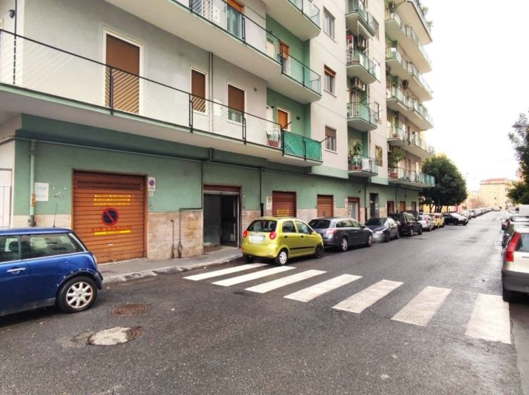 Negozio in vendita, via Antonio Manganario  98, Carmine, Salerno