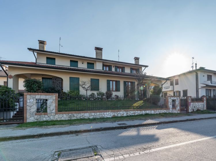 Villa in vendita, via Don A. Salvatori  5, San Biagio, Teolo