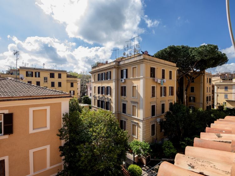 Mansarda in vendita, via Luigi Tosti  27, Appio Latino, Roma