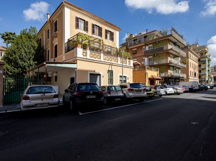 Mansarda in vendita, via Luigi Tosti  27, Appio Latino, Roma