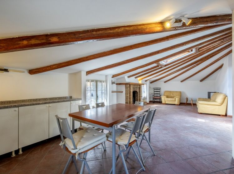 Mansarda in vendita, via Luigi Tosti  27, Appio Latino, Roma