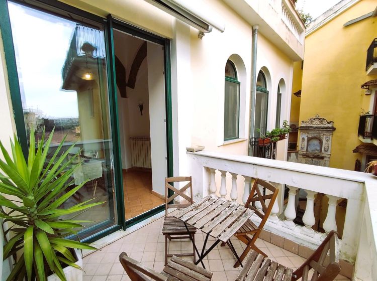 Quadrilocale in vendita, via Fusandola  9, Centro, Salerno