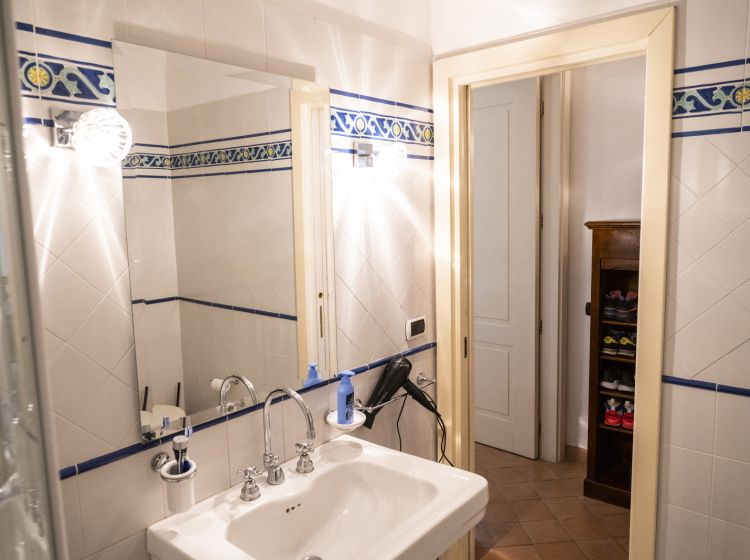 Quadrilocale in vendita, via Fusandola  9, Centro, Salerno