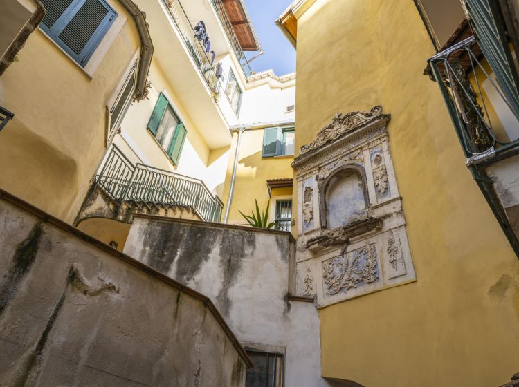 Quadrilocale in vendita, via Fusandola  9, Centro, Salerno
