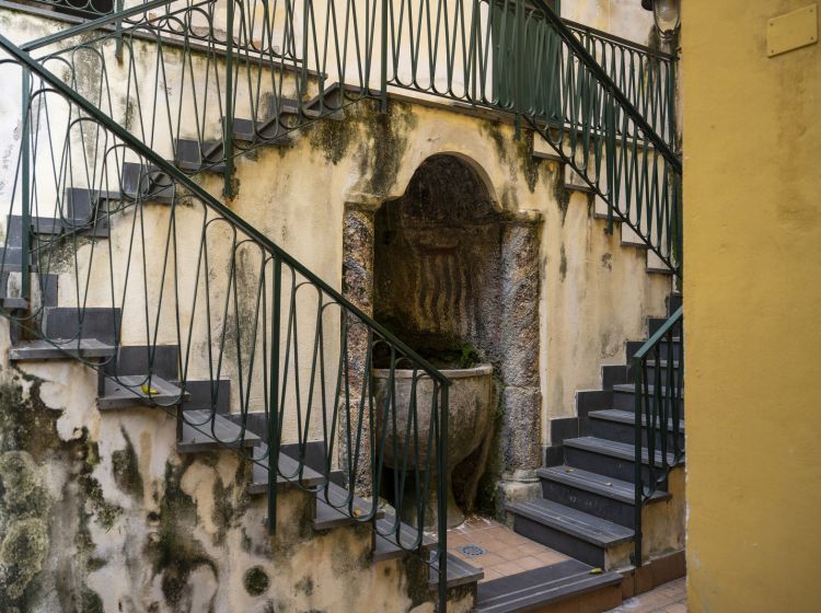 Quadrilocale in vendita, via Fusandola  9, Centro, Salerno