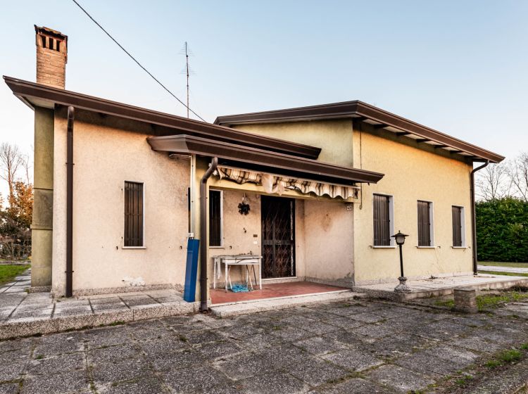 Villa in vendita, via Guglielmo Marconi  43, Arzergrande