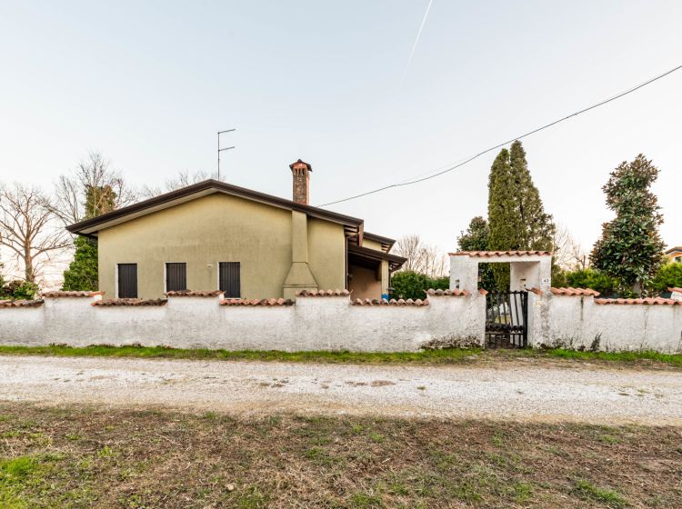Villa in vendita, via Guglielmo Marconi  43, Arzergrande