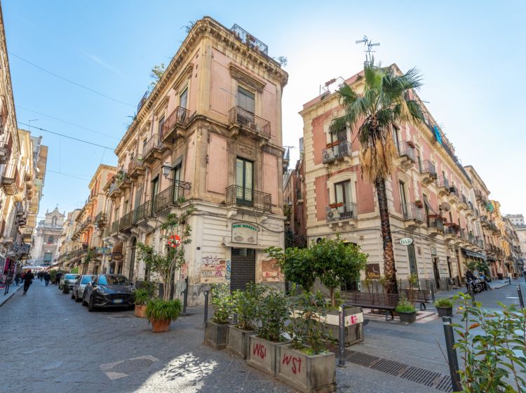 Negozio in vendita, via Pacini  50, Centro Storico, Catania