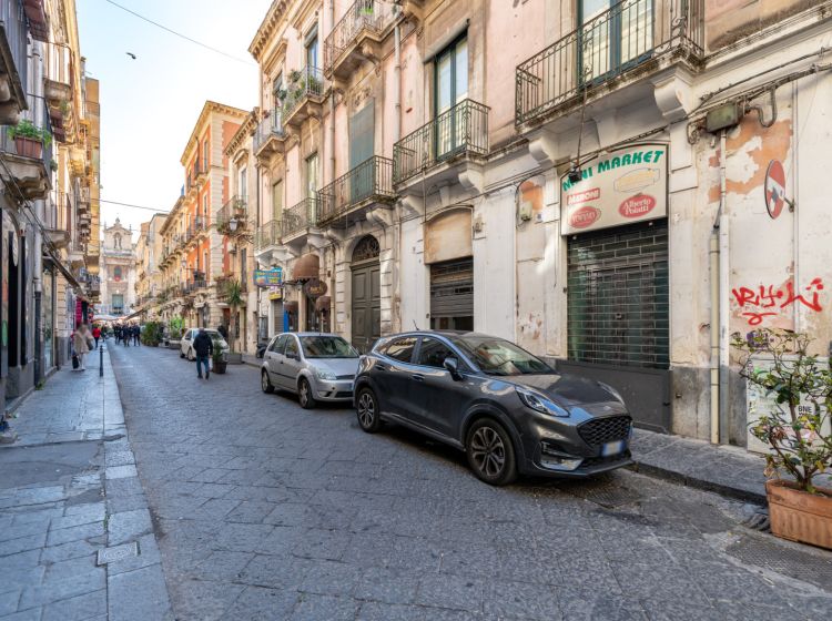 Negozio in vendita, via Pacini  50, Centro Storico, Catania