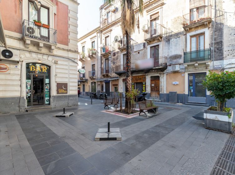 Negozio in vendita, via Pacini  50, Centro Storico, Catania