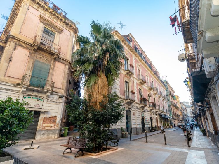Negozio in vendita, via Pacini  50, Centro Storico, Catania