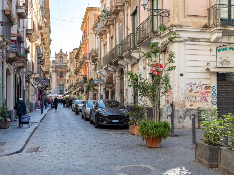 Negozio in vendita, via Pacini  50, Centro Storico, Catania