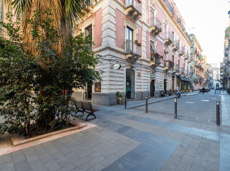 Negozio in vendita, via Pacini  50, Centro Storico, Catania