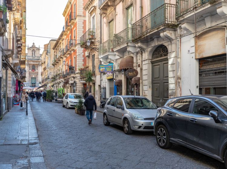 Negozio in vendita, via Pacini  50, Centro Storico, Catania
