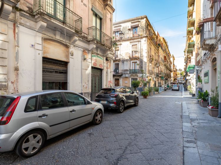 Negozio in vendita, via Pacini  50, Centro Storico, Catania