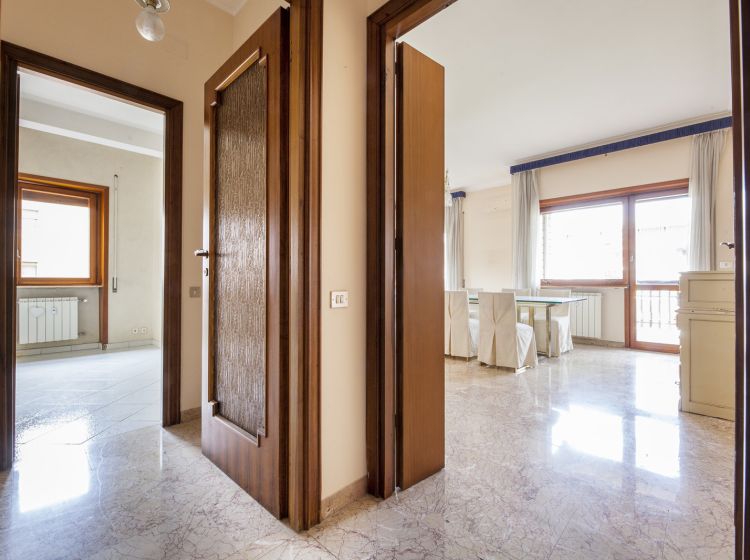 Appartamento in vendita, via Nocera Umbra  178, Appio Latino, Roma