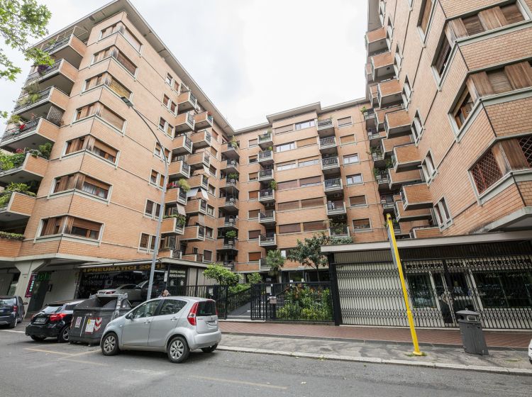 Appartamento in vendita, via Nocera Umbra  178, Appio Latino, Roma
