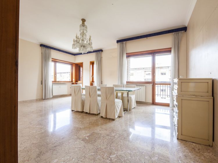 Appartamento in vendita, via Nocera Umbra  178, Appio Latino, Roma