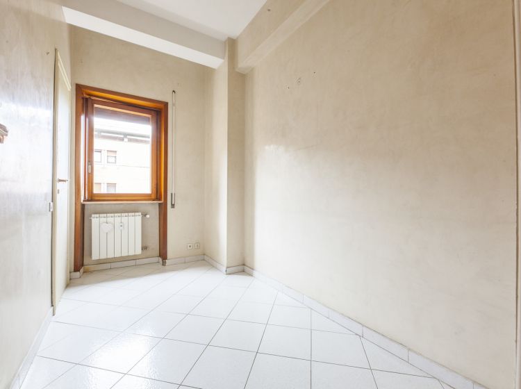 Appartamento in vendita, via Nocera Umbra  178, Appio Latino, Roma