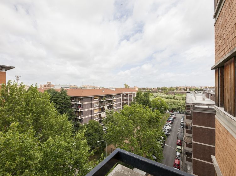 Appartamento in vendita, via Nocera Umbra  178, Appio Latino, Roma