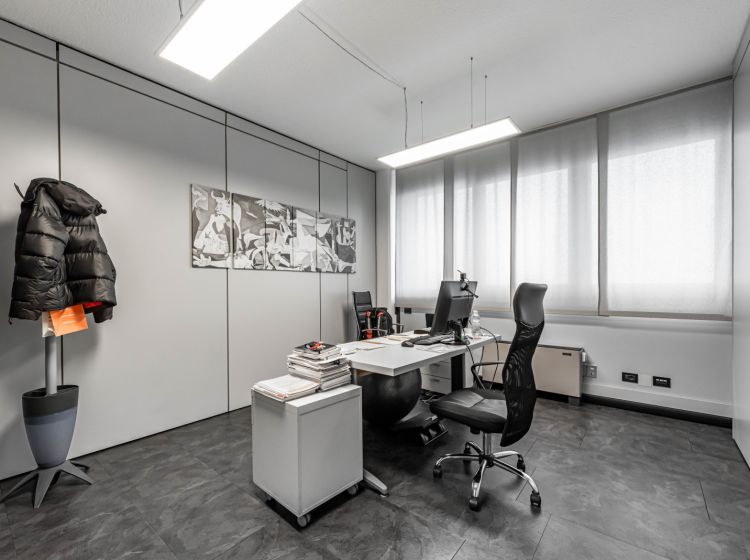 Ufficio in vendita, via Lisbona  10, Zona Industriale, Padova