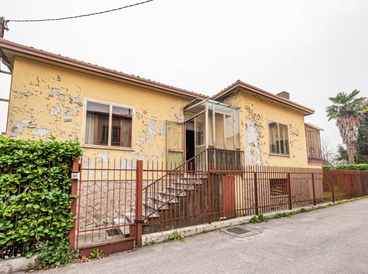 Villa in vendita, via Luigi Pulci  7, Portello, Padova